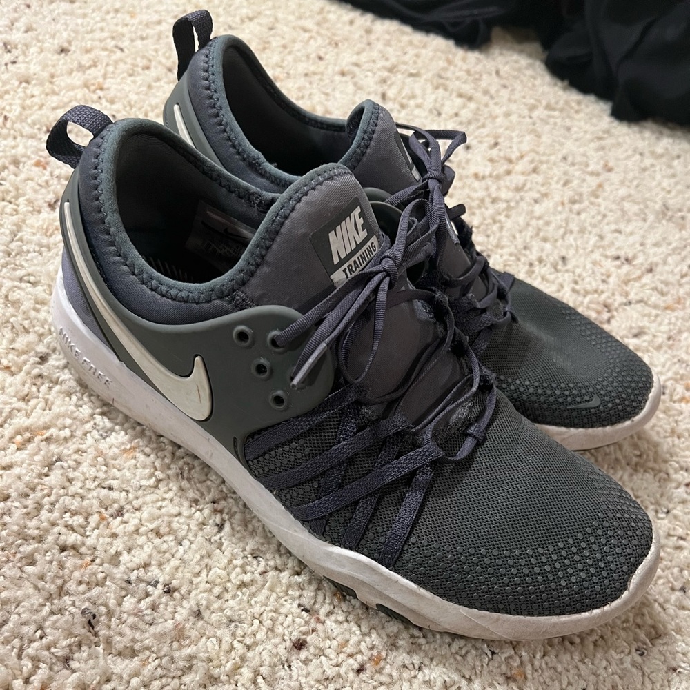 Nike Free Athletic Shoes size 10 - NO INSOLES